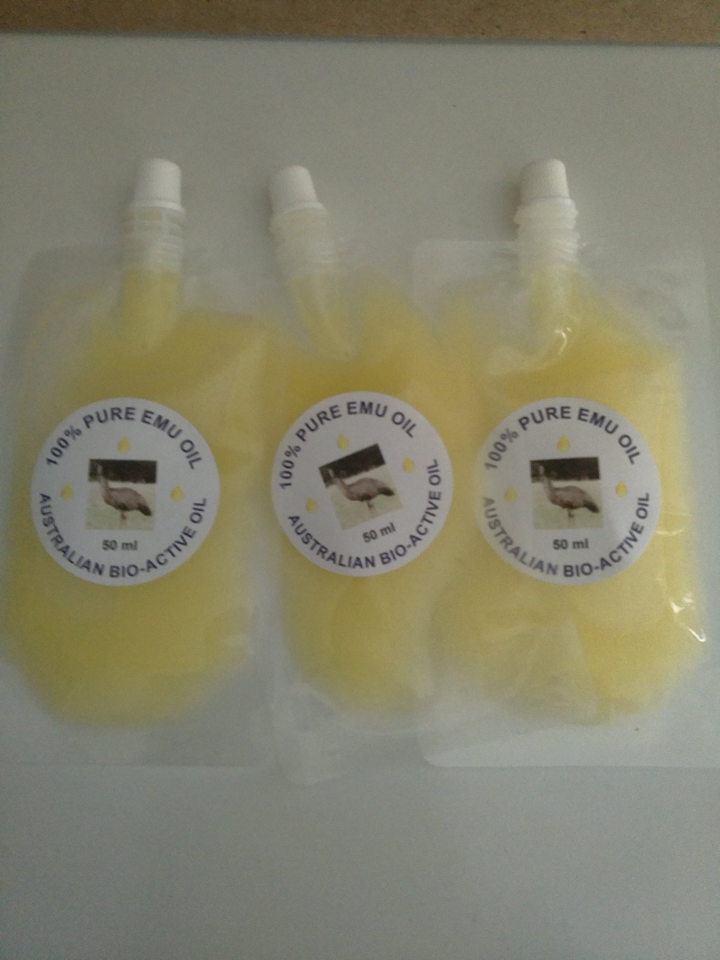 100 ML Pure Australian Emu oil with free shipping FREE SHIPPING IN AUSTRALIA)